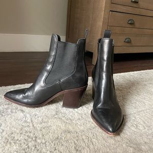 dolce vita black leather booties 7.5 good used condition